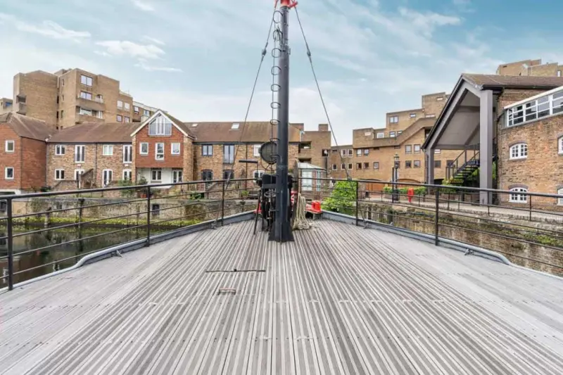 Britain's biggest houseboat in London Bridge