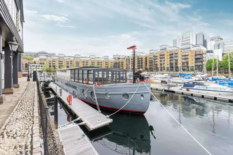 Britain's biggest houseboat in London Bridge
