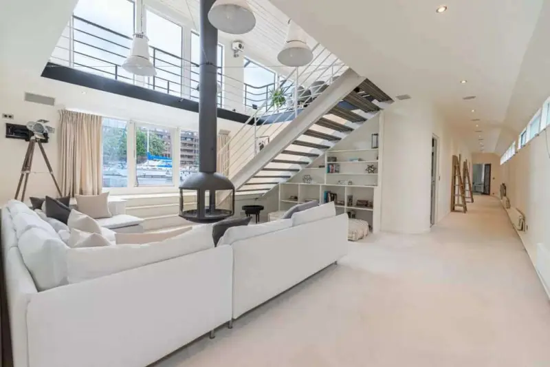 Britain's biggest houseboat in London Bridge