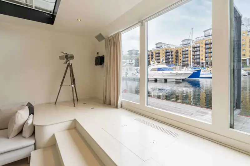 Britain's biggest houseboat in London Bridge