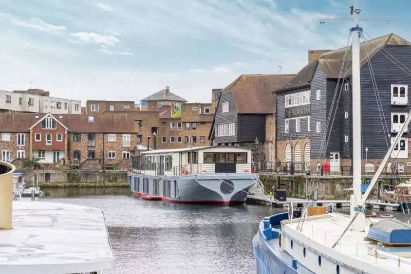 Britain's biggest houseboat in London Bridge