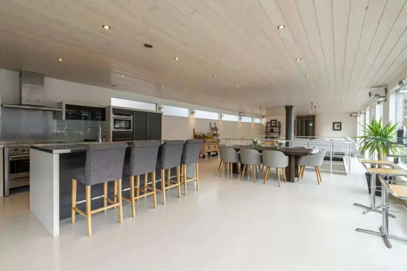 Britain's biggest houseboat in London Bridge